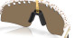 podgląd Okulary przeciwsłoneczne Oakley 9465-3339 Sutro Lite Sweep MVDP w kolorze czerwono-złotym
