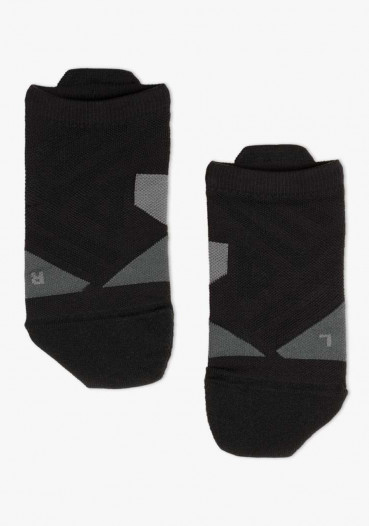 detail Męskie skarpety On Running Low Sock M Black / Shadow